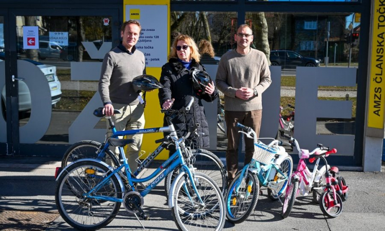 AMZS in ZPM Ljubljana Moste - Polje zbrala 300 koles za otroke