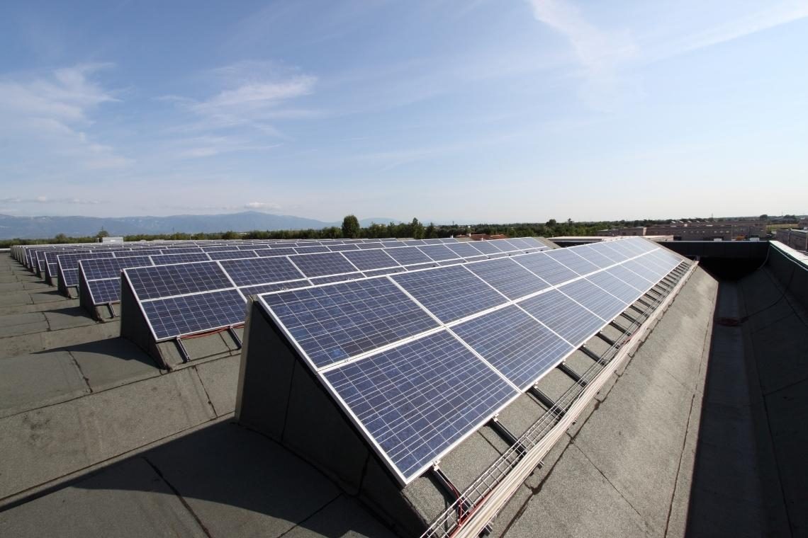 Elan z novo sončno elektrarno do delne energetske samooskrbe