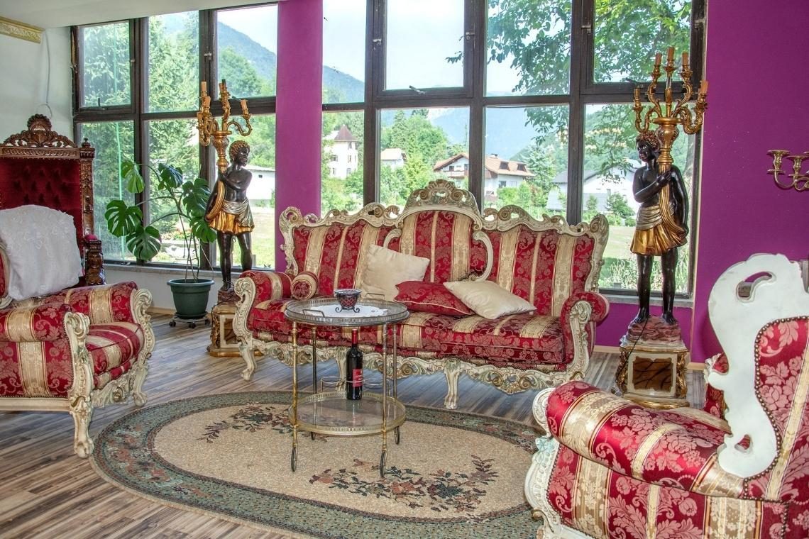 Grad Dvor po ponovni oživitvi dobiva tudi lepšo zunanjo podobo