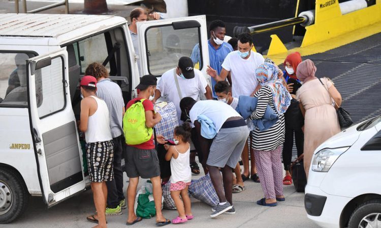 V kombiju prevažal 21 prebežnikov iz Nepala in Bangladeša