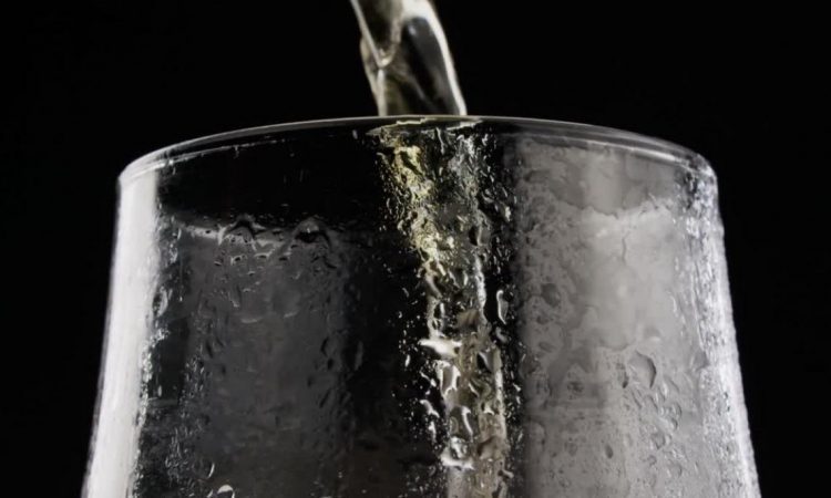 Na žalski fontani piva se število obiskovalcev povečuje