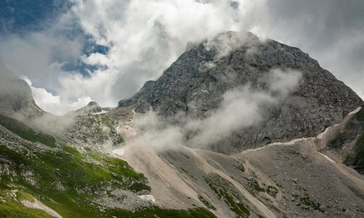 Na Mangartskem sedlu čezmejna delovna akcija 