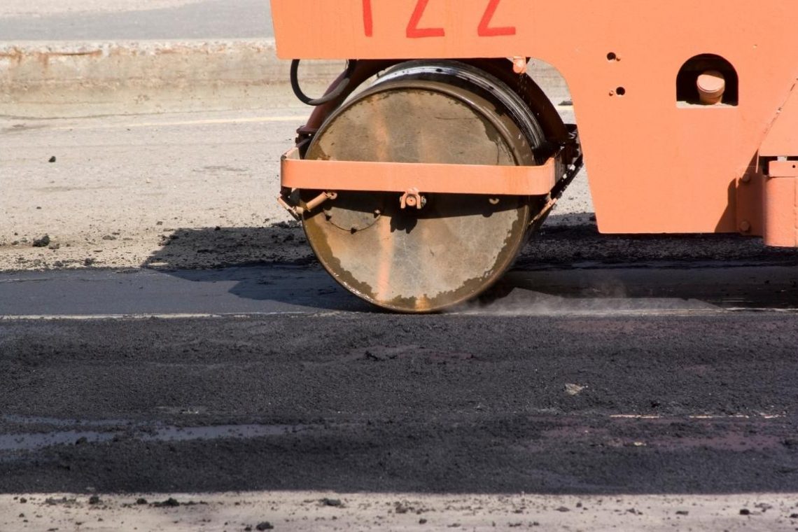 Prevaljčani dobili obljubo, da bodo dela na cesti skozi Prevalje končana do konca leta