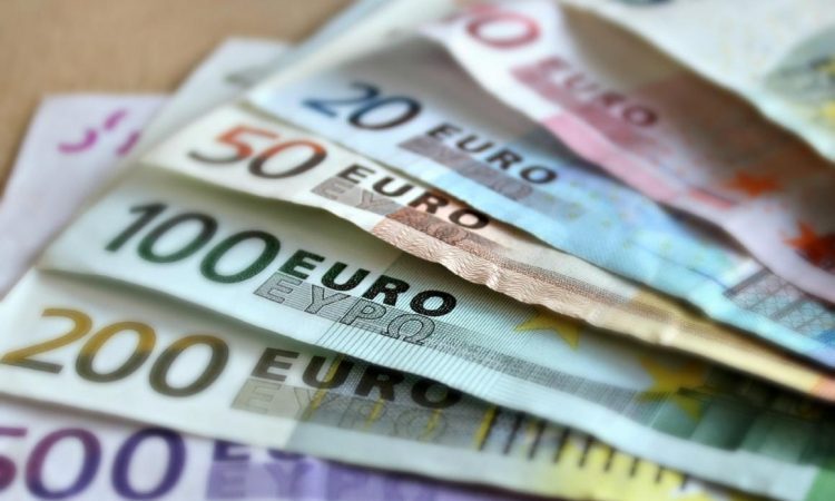 Za študente v stiski na voljo 44.000 evrov
