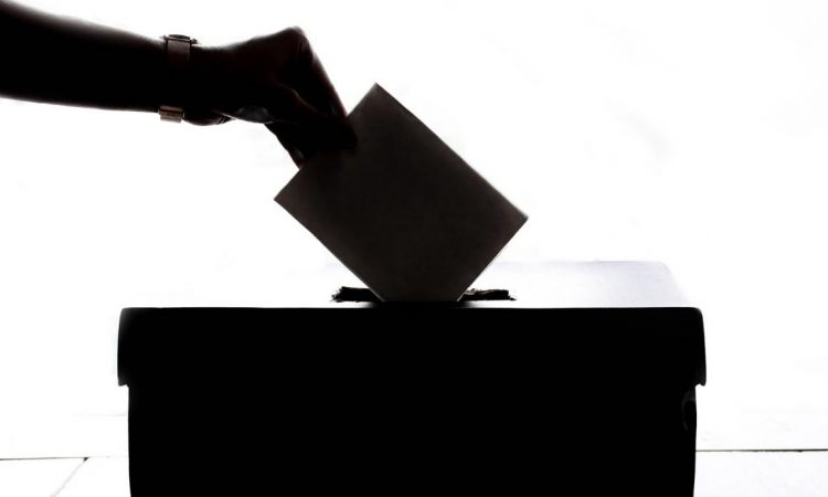 Pred nedeljskimi predsedniškimi volitvami nastopil volilni molk