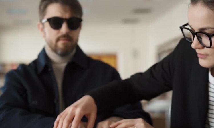 Ob evropskem dnevu gluhoslepih pozivi k zagotovitvi enakih pravic