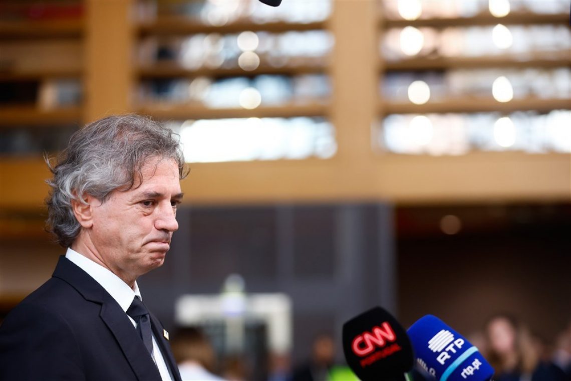 V kabinetu predsednika vlade zanikajo, da bi Golob naročil analizo o poslovanju Nataše Pirc Musar