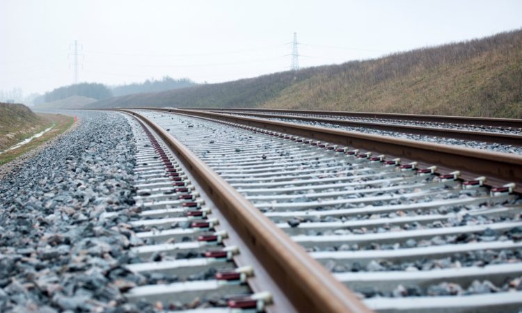 Na železniški postaji Preserje iztiril vagon, nastala večja škoda