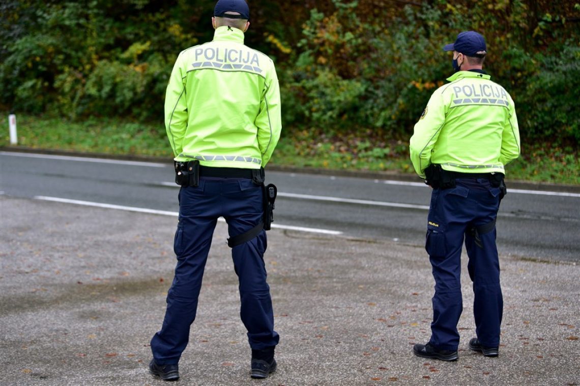 Policija vložila novo kazensko ovadbo za umore v Tekačevem