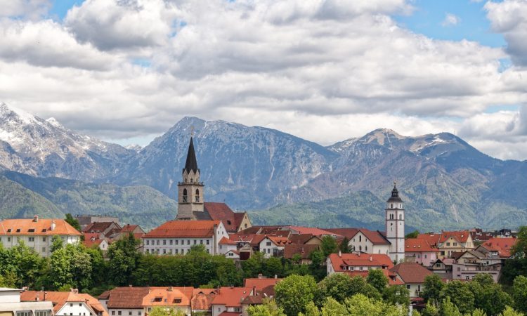 Aktualni župan Rakovec proti predsedniku nadzornega odbora Bajcu