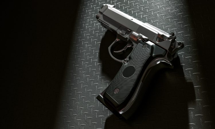 Policist v Krškem umrl, ker se je sodelavcu sprožila službena pištola