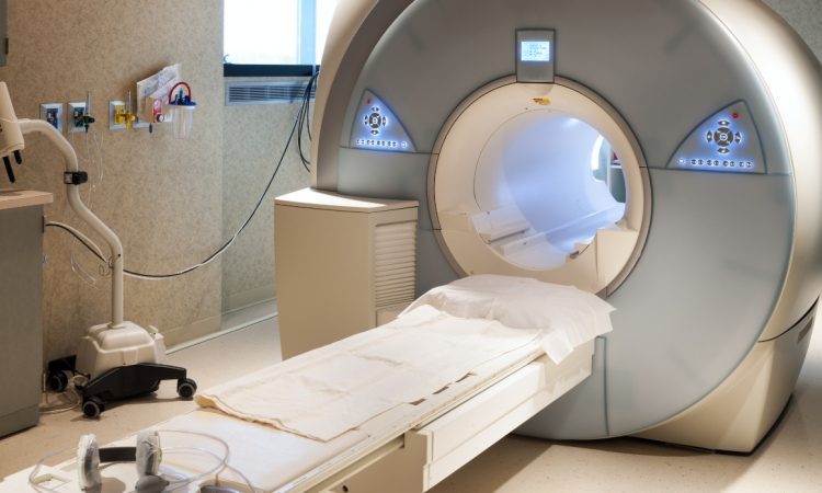Jeseniška bolnišnica s pomočjo donacije do sodobne naprave za magnetno stimulacijo