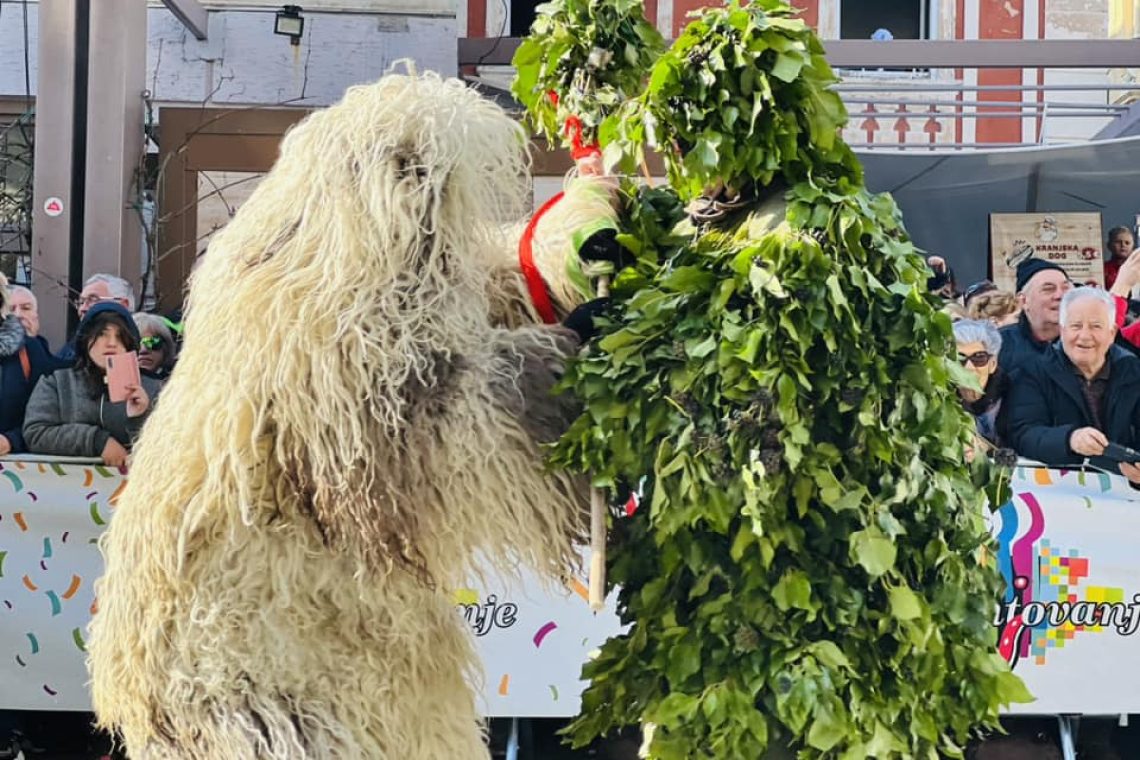 Na pustni torek po državi številne povorke ter pokopi pusta