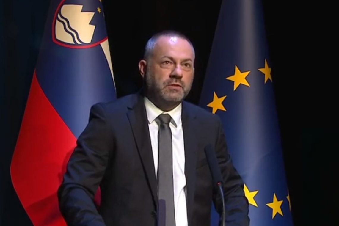 Minister z zasebnimi zdravstvenimi zavarovalnicami o premijah dopolnilnega zavarovanja
