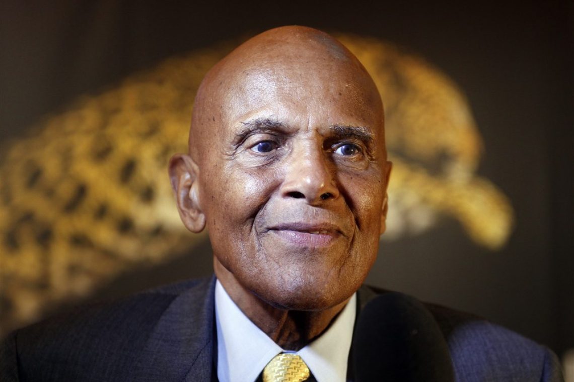 Umrl ameriški pevec in igralec Harry Belafonte
