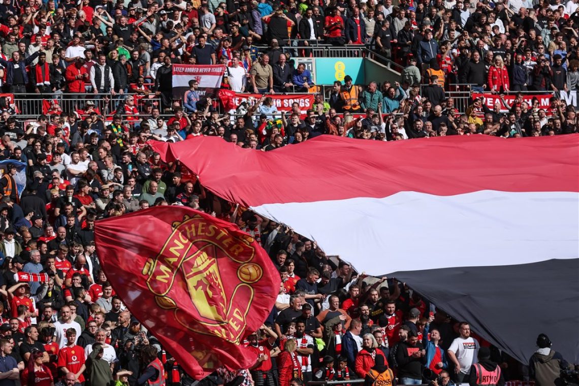 Prodajna saga se nadaljuje: Milijarderja oddala novi ponudbi za Manchester United 
