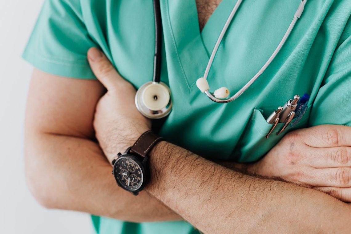 Zaradi manjšega števila mest na nacionalnih razpisih za specializaciji pediatrije in družinske medicine izbirni postopek 