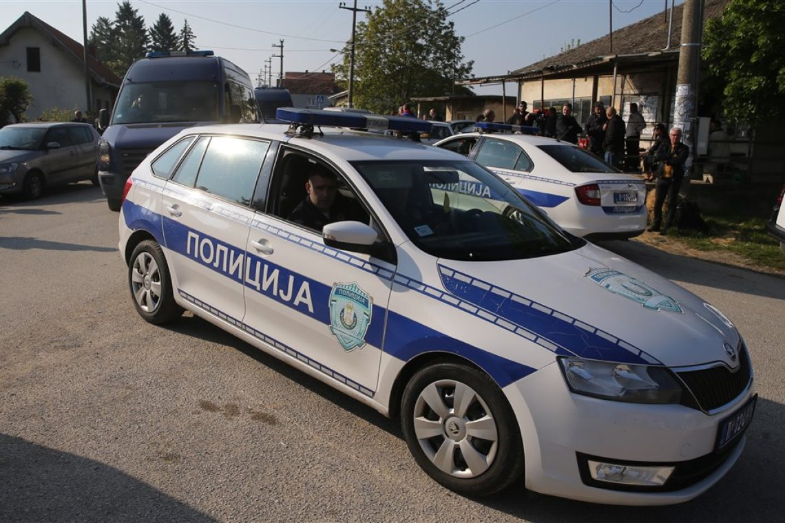 V Srbiji najmanj 75 šol prejelo obvestila o podtaknjenih bombah