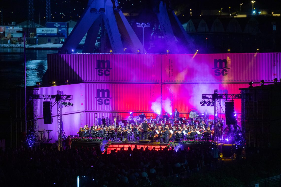 Čez mesec Simfonija Kopra s Slovensko filharmonijo 
