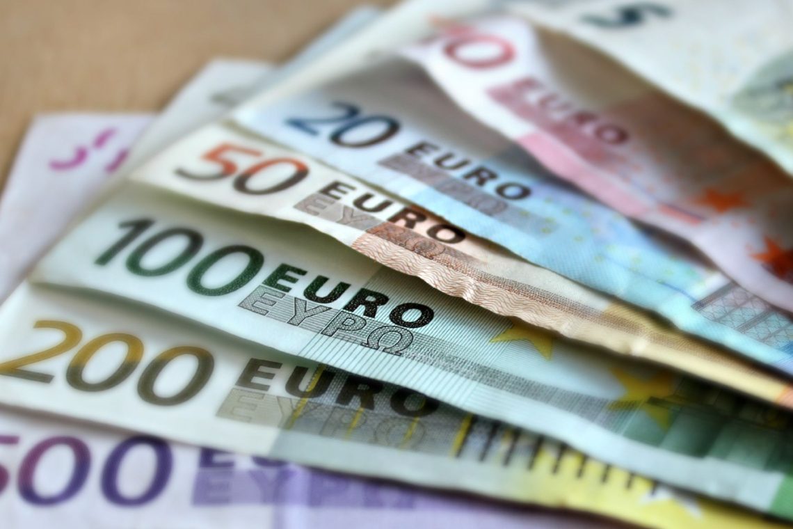 Na pogajanjih za javni sektor tudi o načinu usklajevanja plač z inflacijo