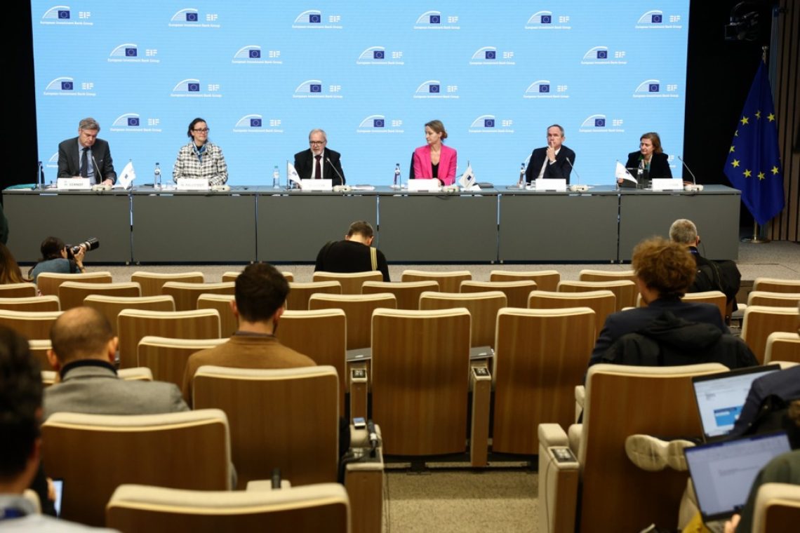 EIB bo Sloveniji za pomoč po poplavah donirala 200.000 evrov