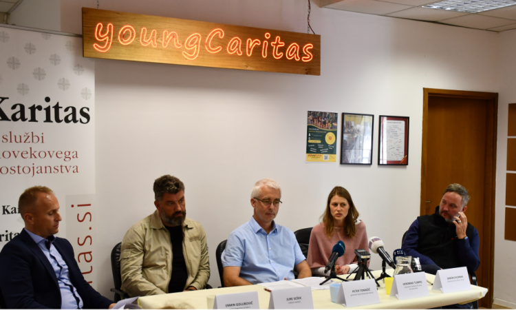Karitas s šolskimi potrebščinami pomagal več kot 11.000 šolarjem