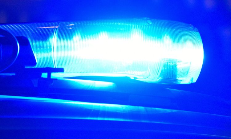 Policisti oglobili Francoza, ki je na Primorki vozil za reševalnim vozilom na nujni vožnji