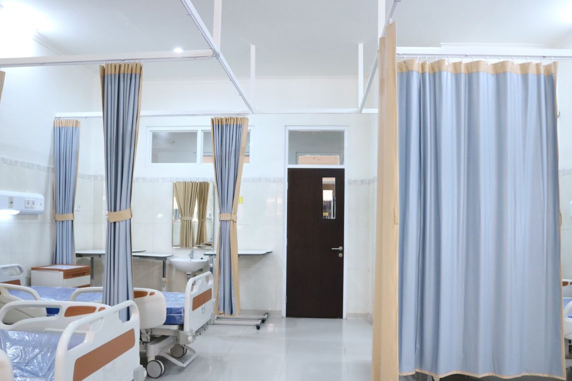 V bolnišnicah so imeli pri sestavljanju aprilskih urnikov nekoliko manj težav