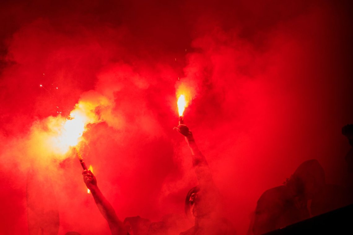 Koprčanom 850 evrov kazni zaradi prižiganja bakel