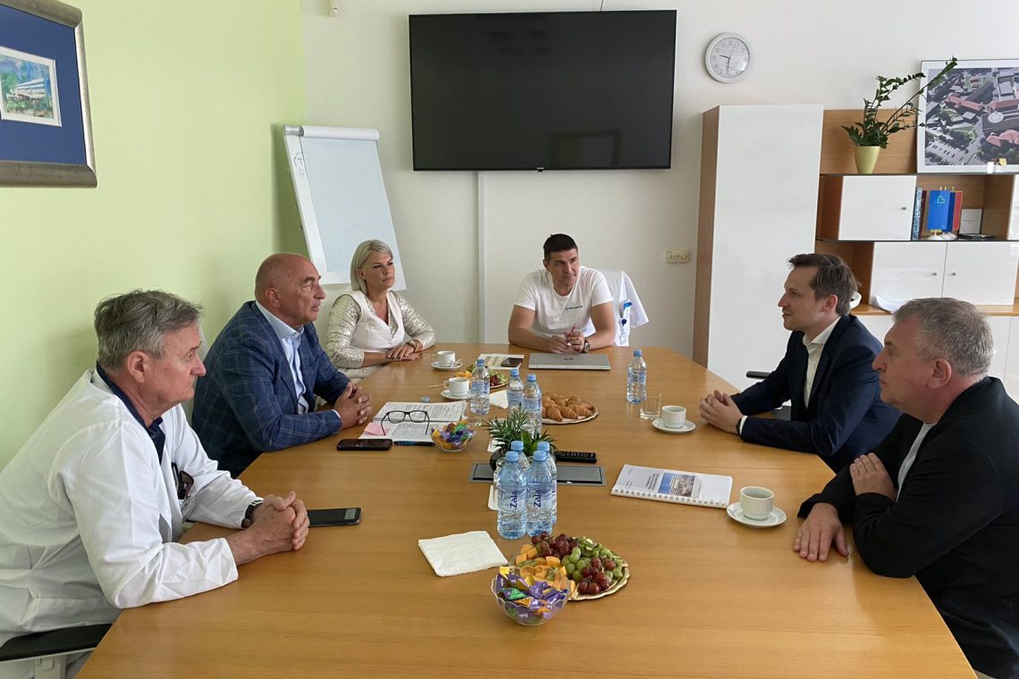 Celjski župan Kovač z vodstvom bolnišnice o njenem stanju in razvoju