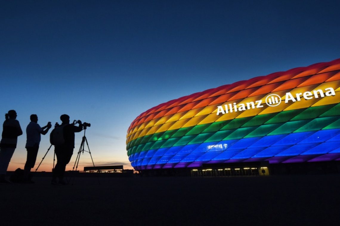 Stadion Allianz Arena tudi v mavričnih barvah