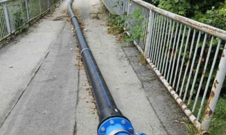 V Kranju uredili možnost prečrpavanja kanalizacije pod planiškim mostom