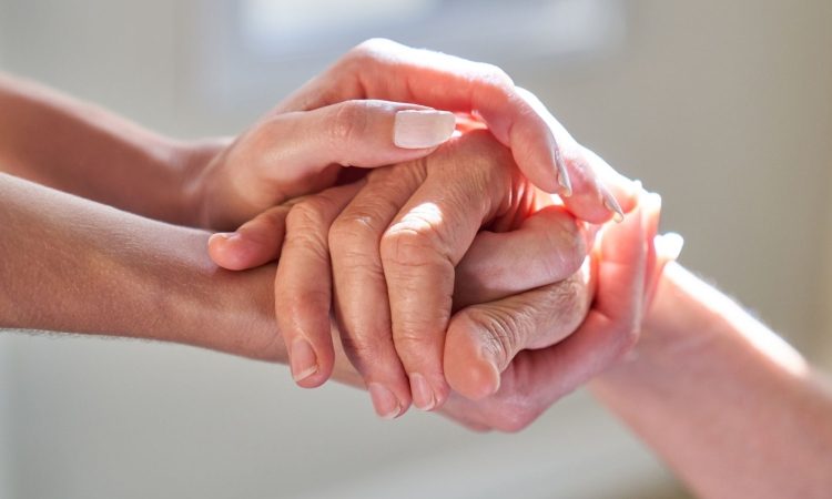 V obalnih knjižnicah odprli sočutni točki Slovenskega društva Hospic