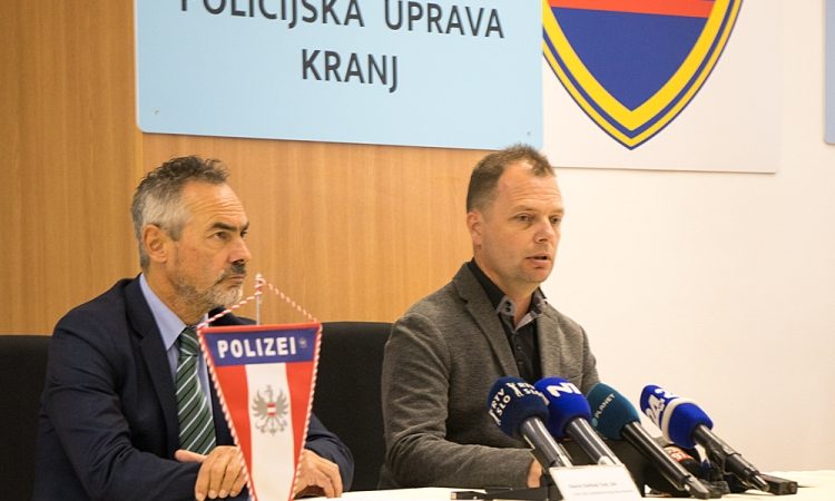 Storilec femicida na Brniku prijet v Avstriji, zdaj čaka na izročitev Sloveniji