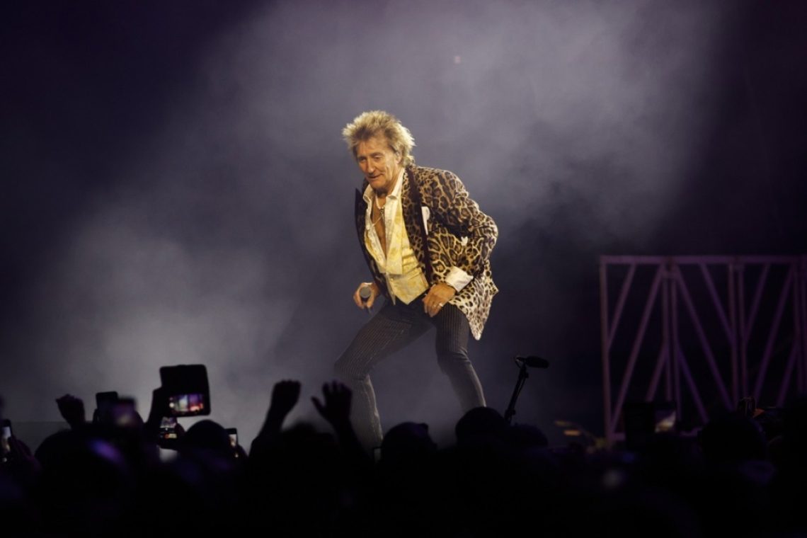 Britanski pevec Rod Stewart praznuje 80 let