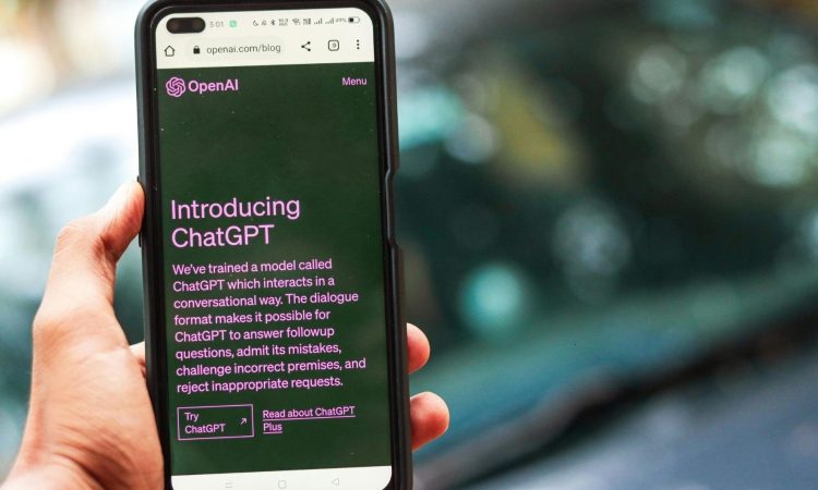 Število uporabnikov ChatGPT močno naraslo, OpenAI zavrnil prevzemno ponudbo