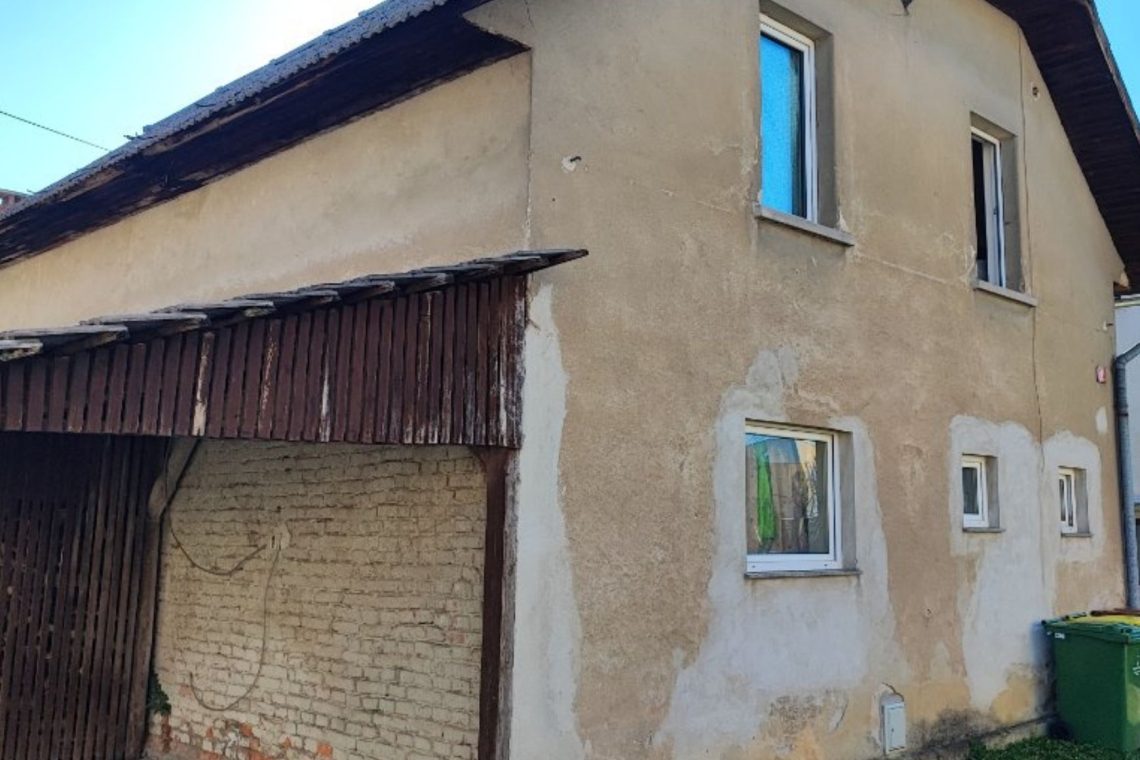 Delavci v Sloveniji pogosto izpostavljeni izkoriščanju in nehumanim delovnim razmeram