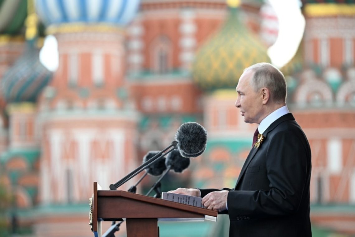 Putin na paradi v Moskvi napovedal nepopustljiv boj proti nacizmu in rusofobiji