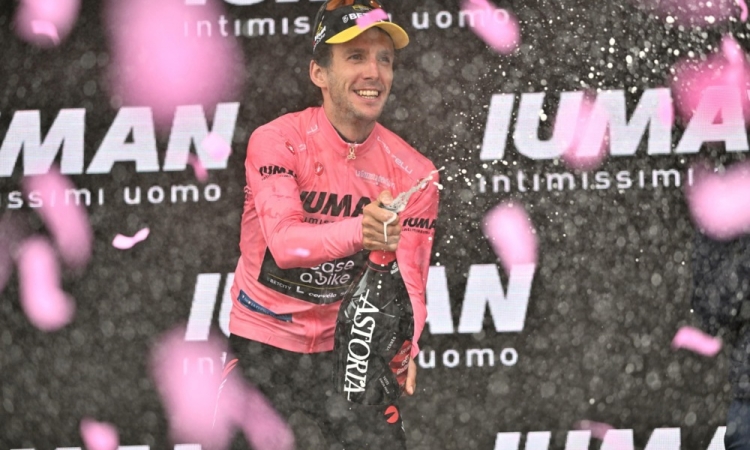 Simon Yates zmagovalec Gira, zadnja etapa Kooiju 