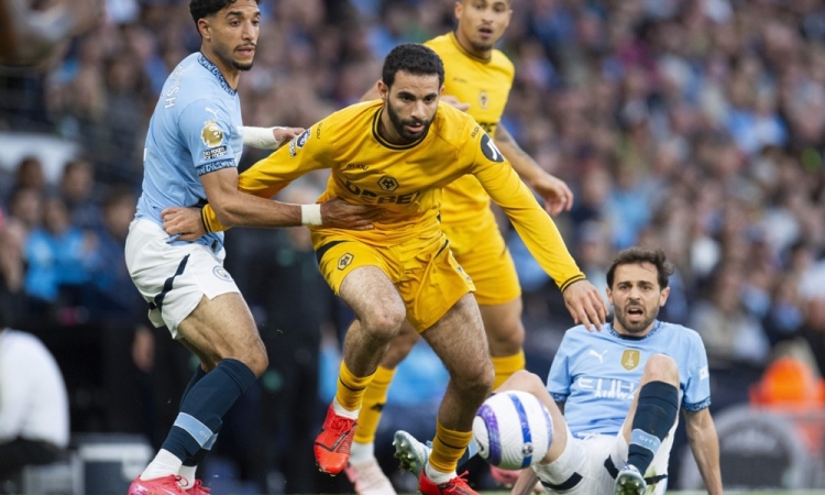 Manchester City za bočnega branilca odštel 40 milijonov