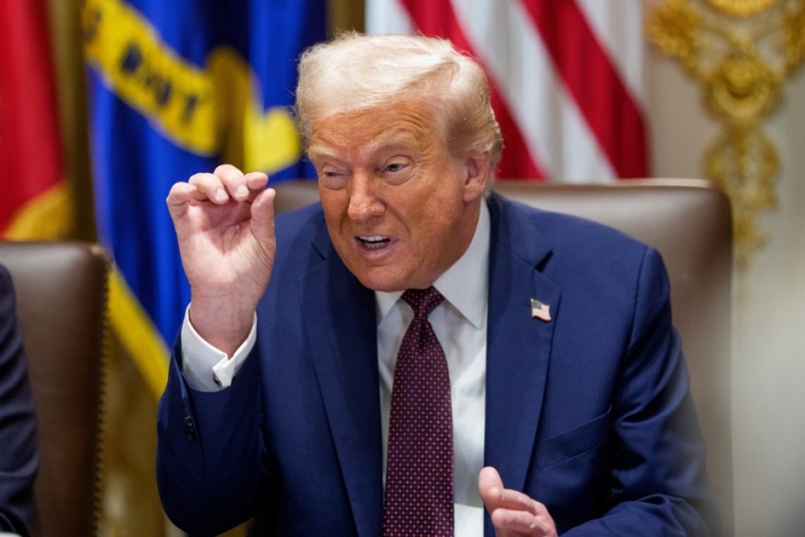 Trump začel dvomiti v neposreden dialog med Putinom in Zelenskim, Evropa grozi z dodatnimi sankcijami