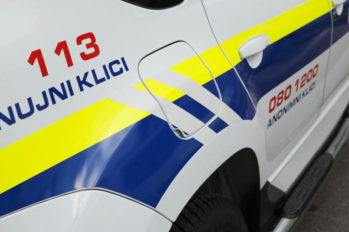 Policija išče voznika skuterja, ki je v Radovljici trčil v pešca