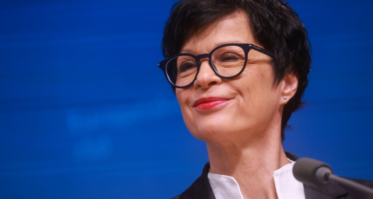 Kos zavrača očitke in vztraja pri primernosti za funkcijo