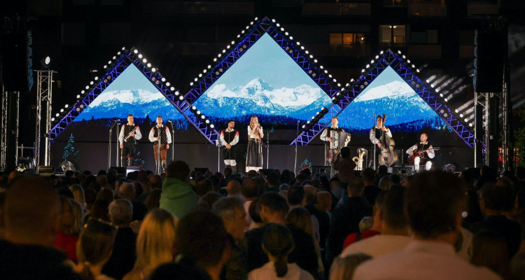 Ansambel Saša Avsenika navdušil obiskovalce ALEJE